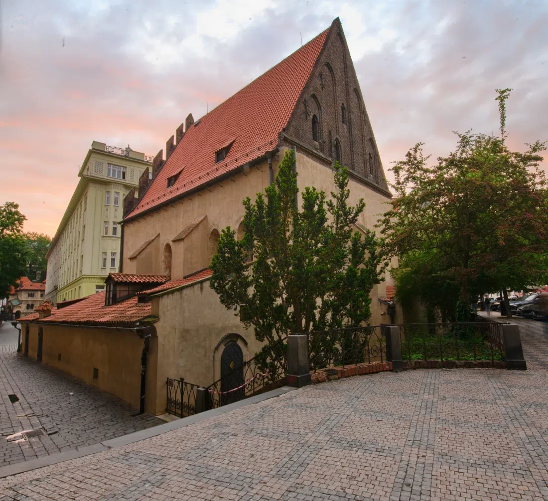 Old-New Synagogue (Staronová synagoga), Prague