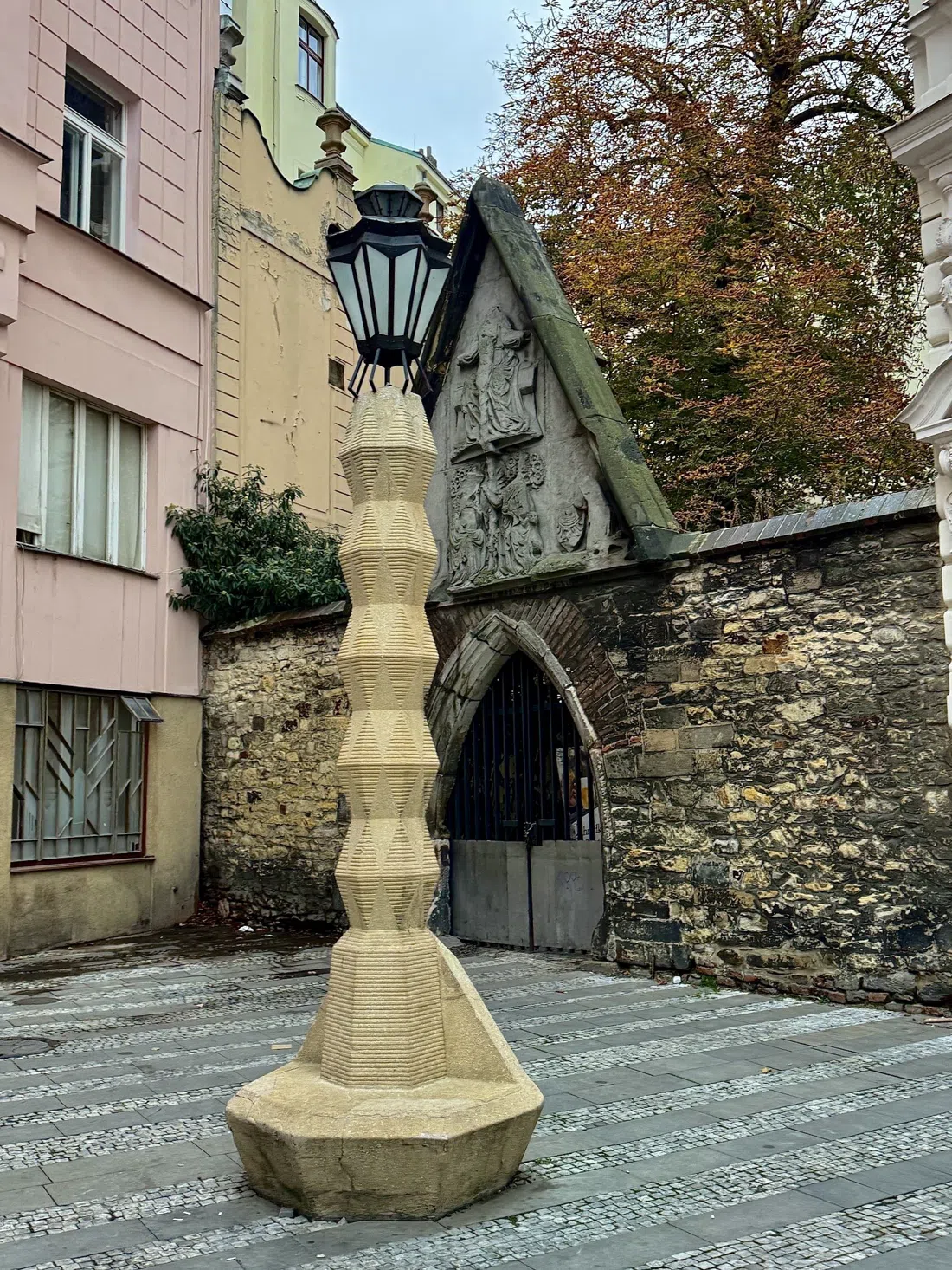 Cubist Lamppost (Jungmannovo náměstí), Prague