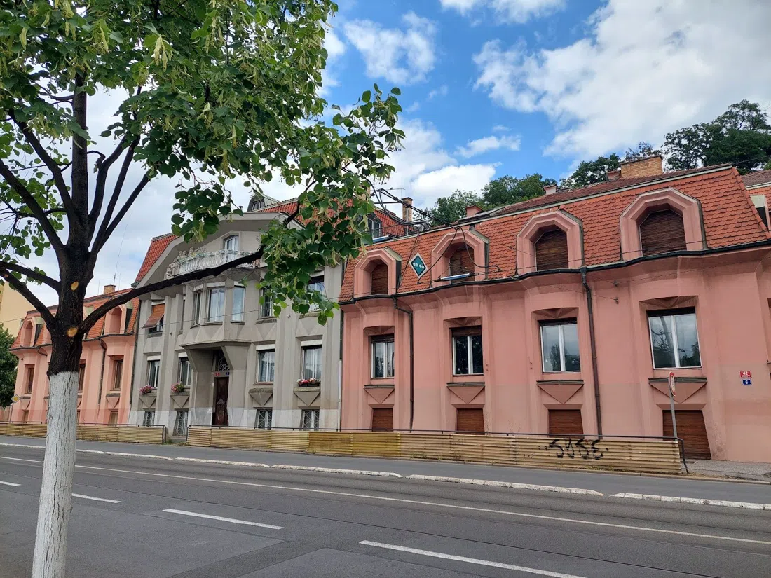 Cubist Triplets (Family Houses, Rašínovo nábřeží 6–10), Prague